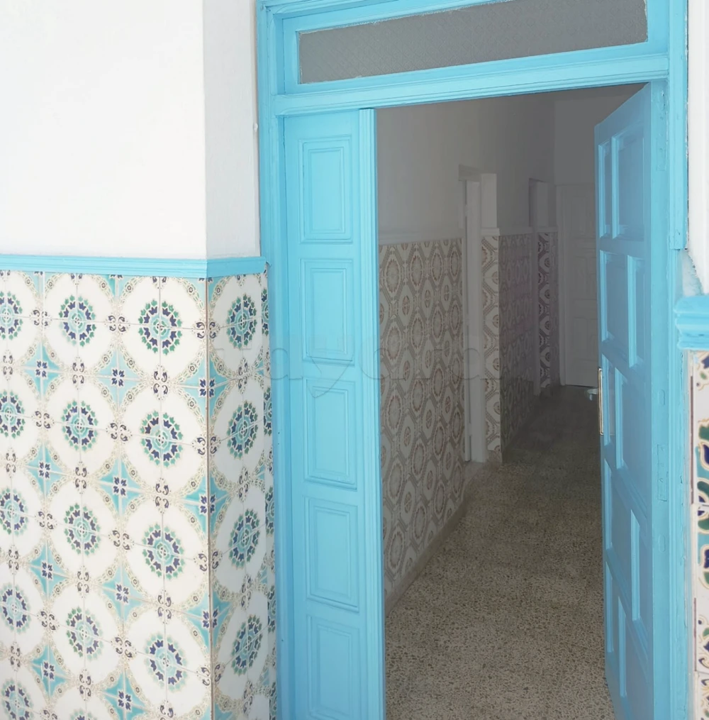 A louer S+2 meublée et équipée à Cité Ibn Khaldoun (pour filles)