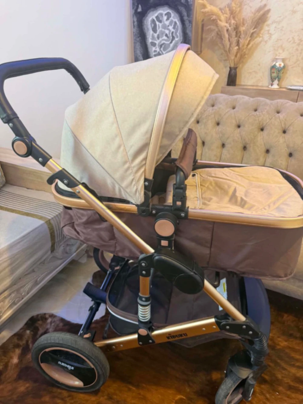 Poussette pour bébé importée de suisse