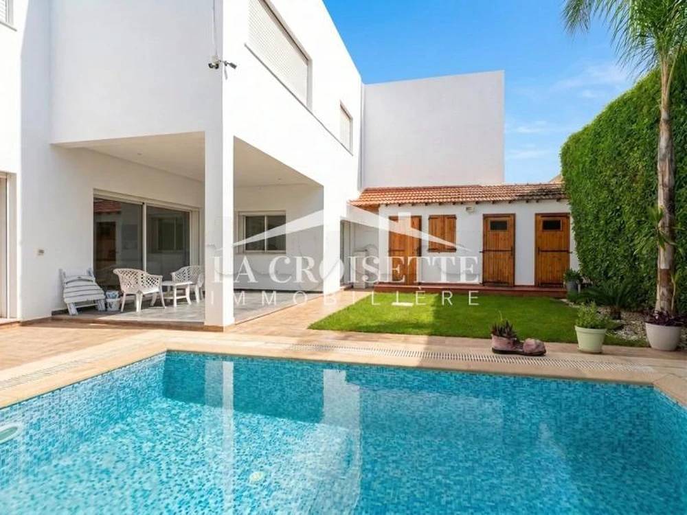 Villa S+5 avec piscine à louer à La Soukra MVL1395