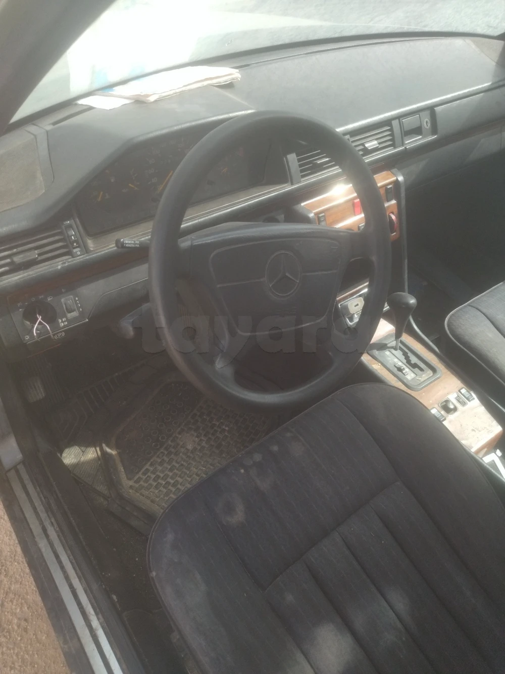 Mercedes-Benz 230