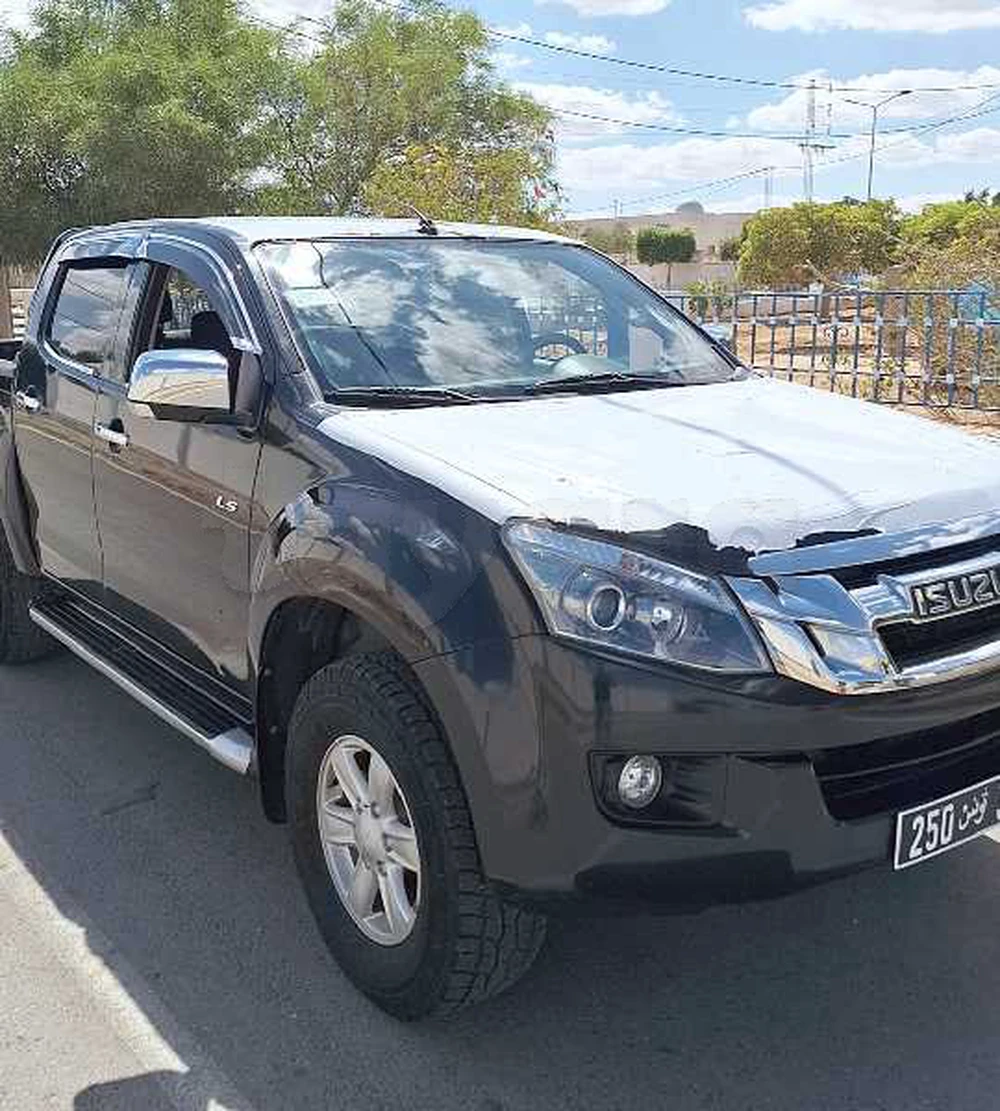 Carte voiture Isuzu D-Max