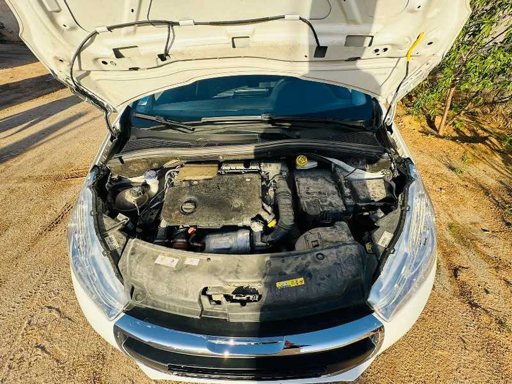 Carte voiture Peugeot 208