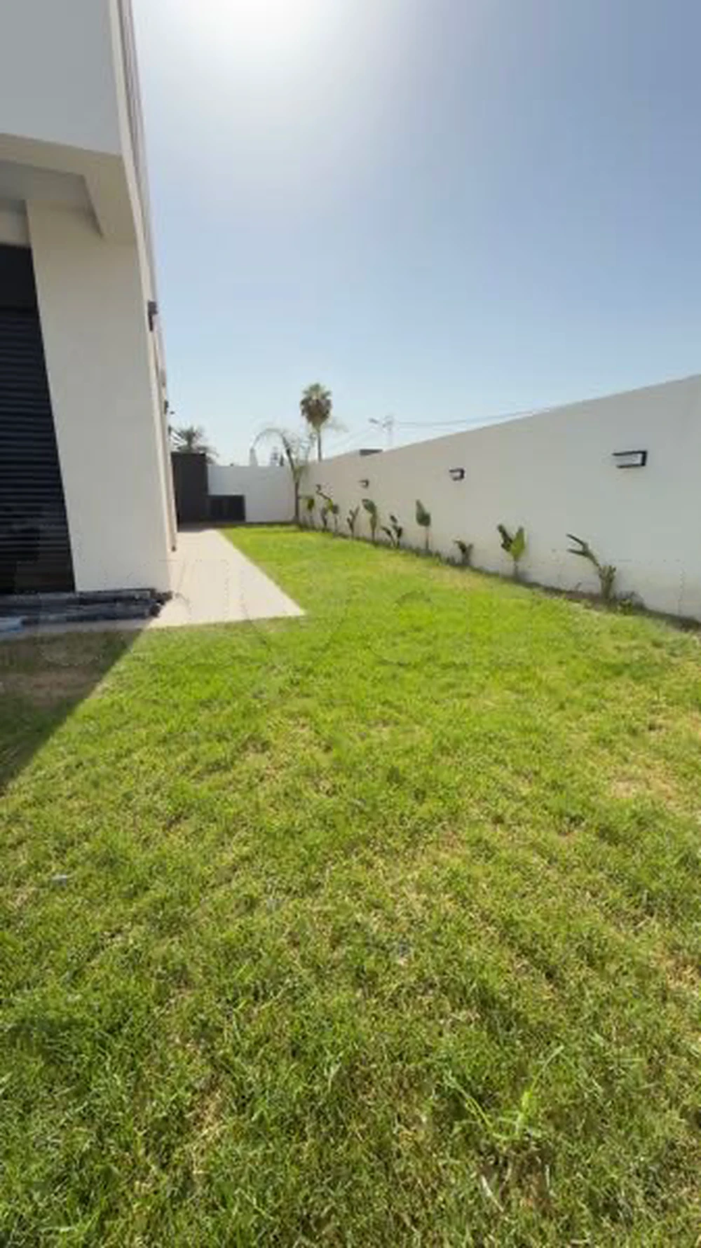🏡 À VENDRE – Grand S+2 avec terrasse
laouina