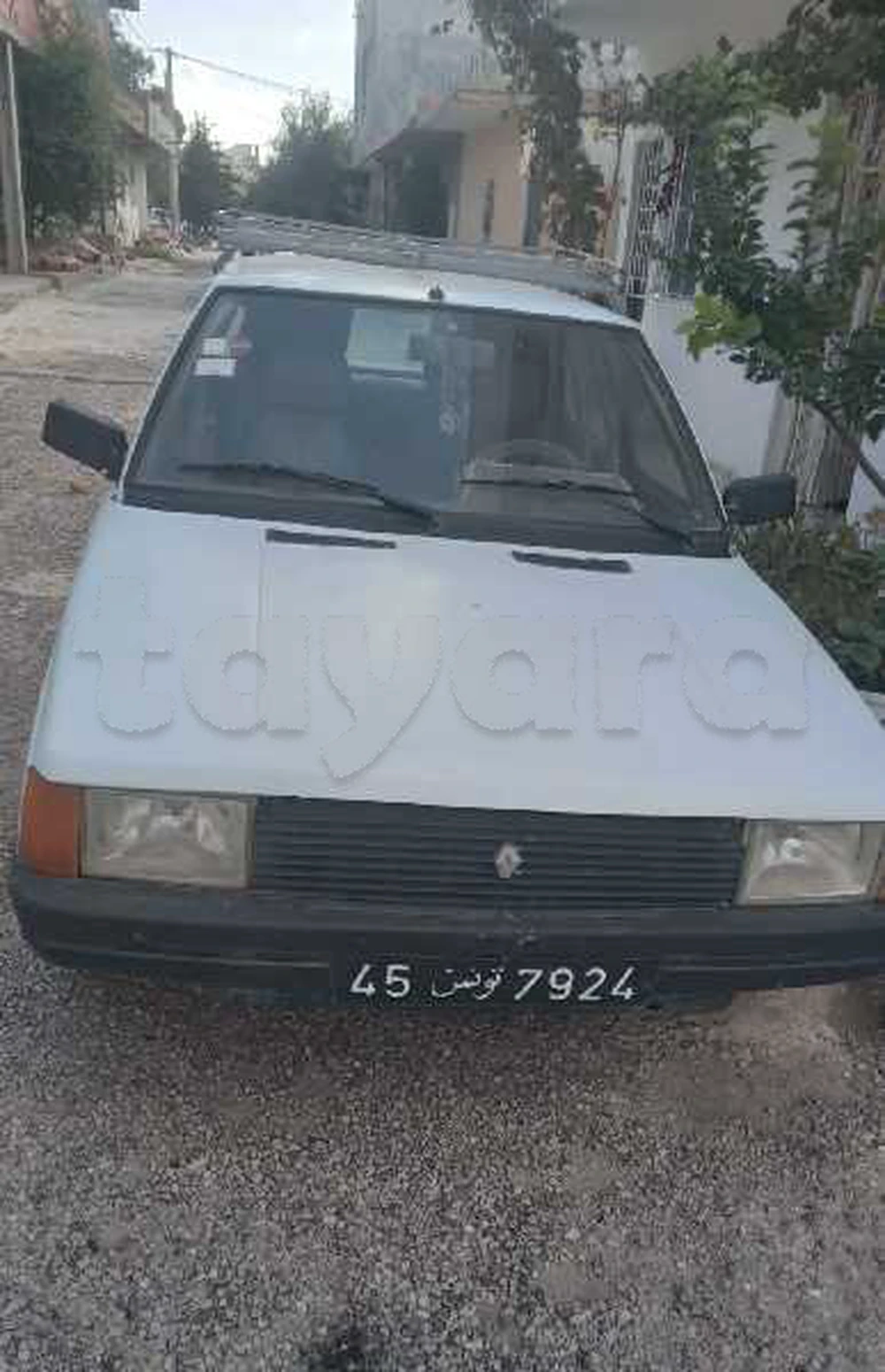 Carte voiture Renault R9