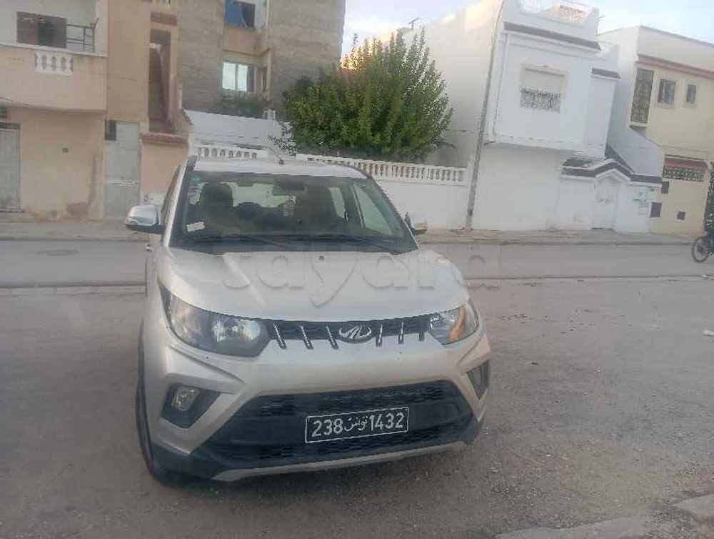 Carte voiture Mahindra Hover