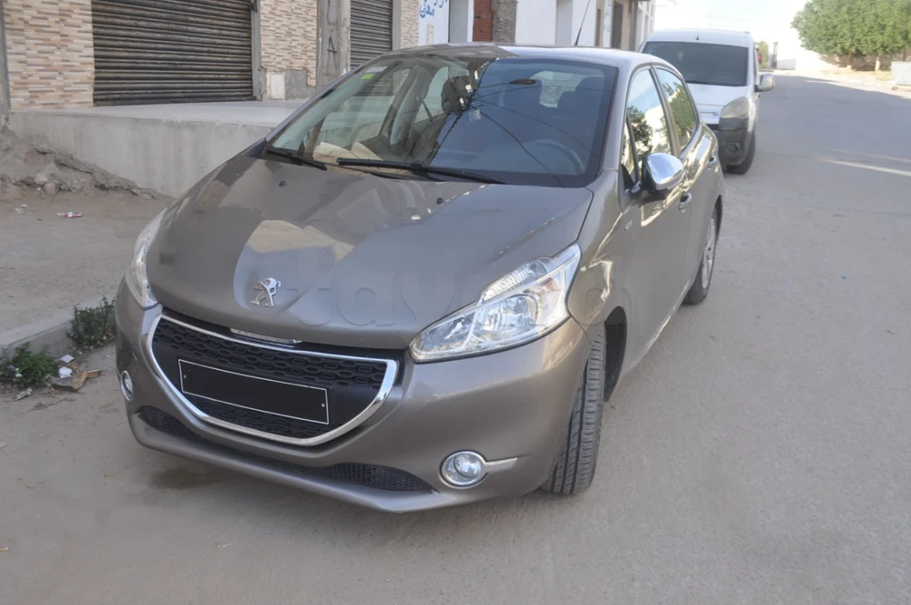 Carte voiture Peugeot 208