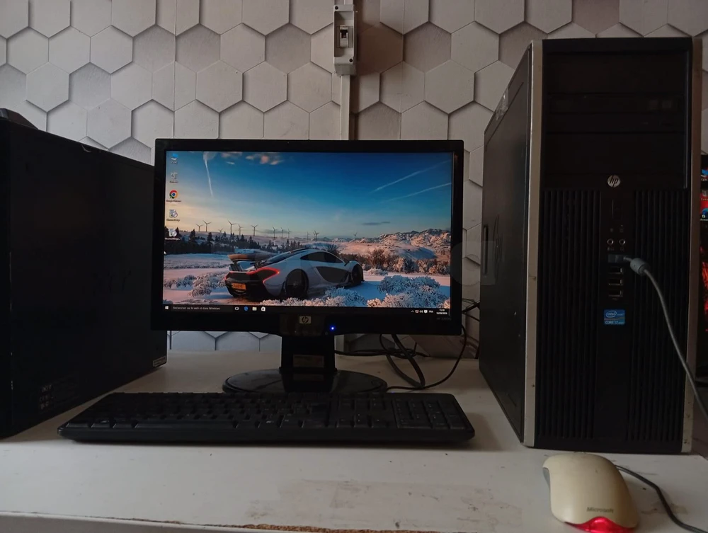 PC de bureau HP i7-2éme / RAM : 8 Go / Disque dur : 700 Go