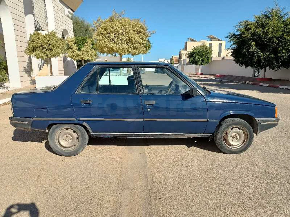 Renault R9