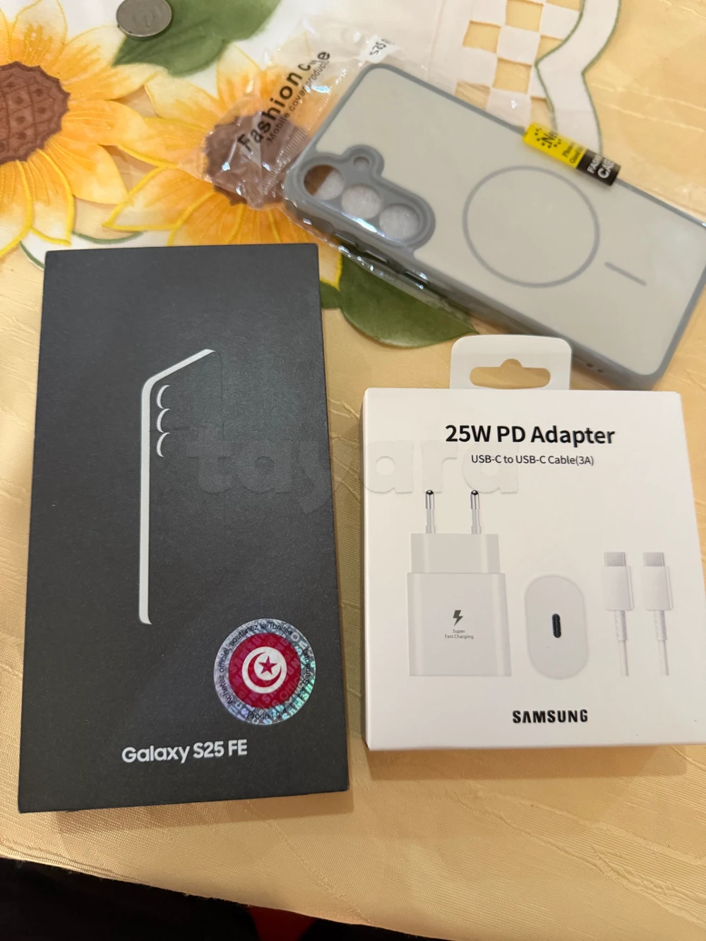 94747878Samsung S25 FE neuuf valide 8/256 avec tt accessoire prix 1450