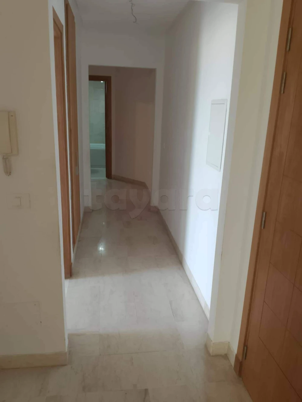 A vendre appartement s2 a cité el wahatt l'aouina nouvelle Soukra