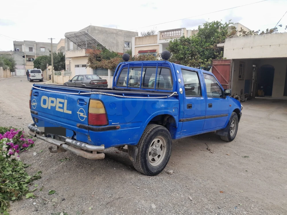 Opel Campo