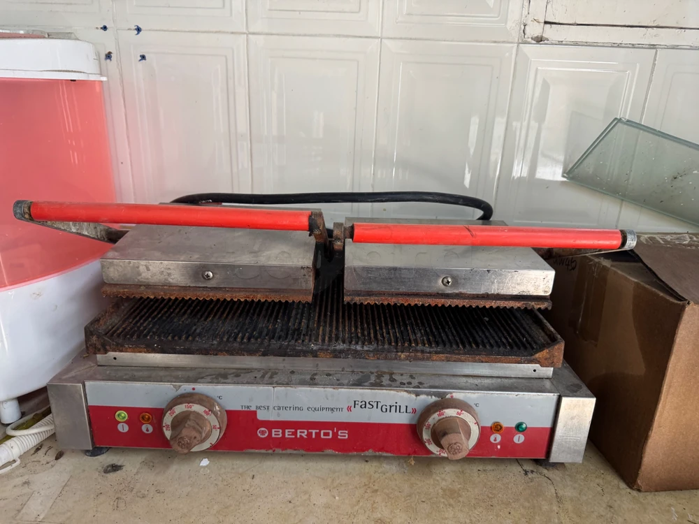 🚨 MACHINE PANINI PROFESSIONNELLE – OPPORTUNITÉ 🚨