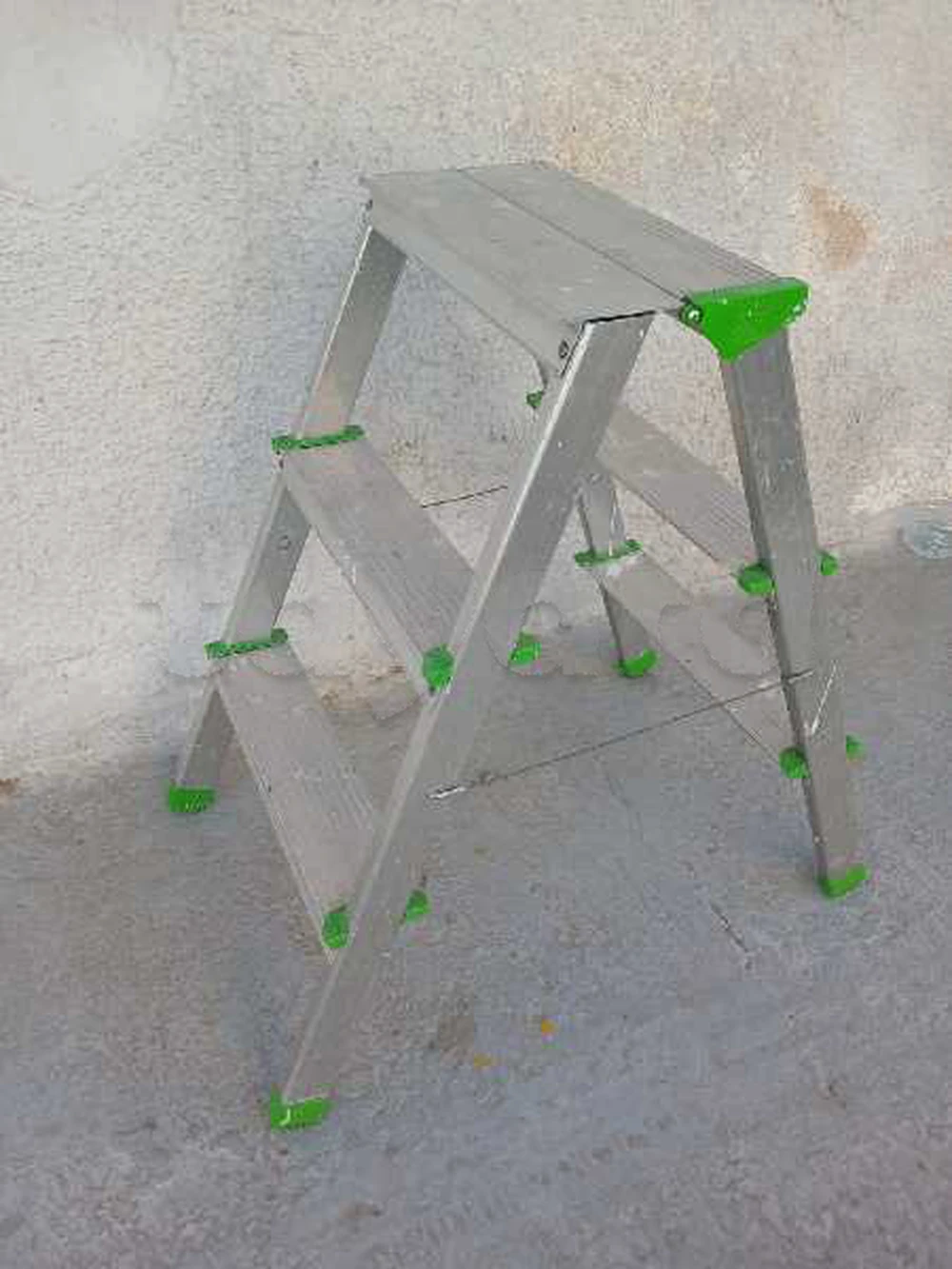 escabeau aluminium pliable importé