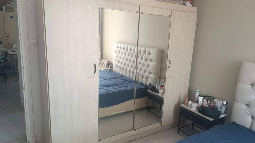 Armoire 4 porte en MDF couleur beige