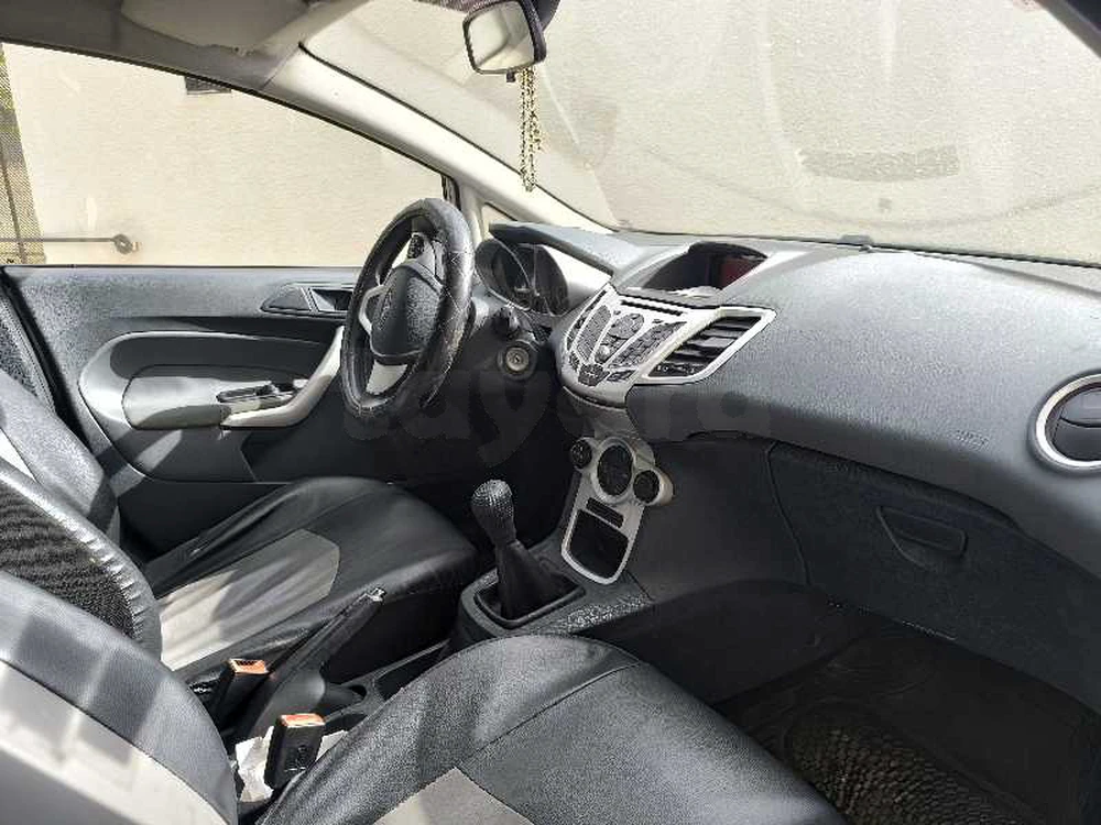 Carte voiture Ford Fiesta