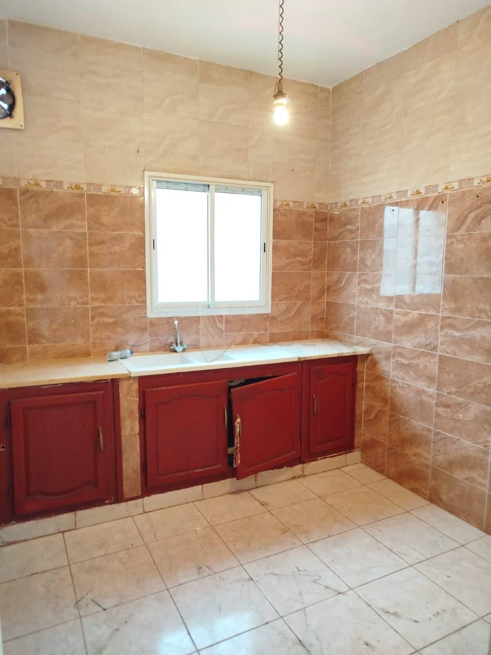A VENDRE UNE MAISON R+2 A MEDINA JADIDA SUR GP1