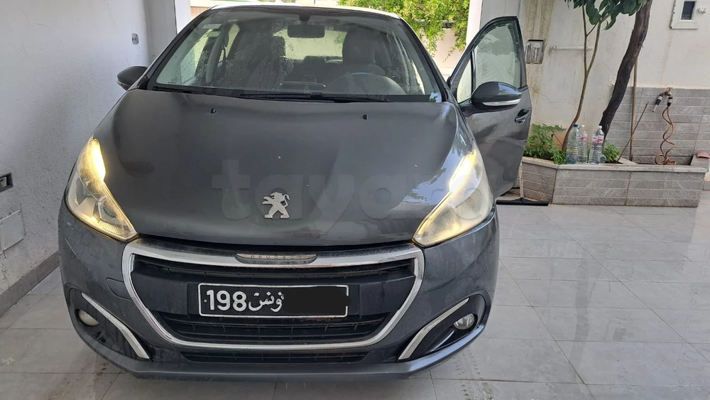 Carte voiture Peugeot 208