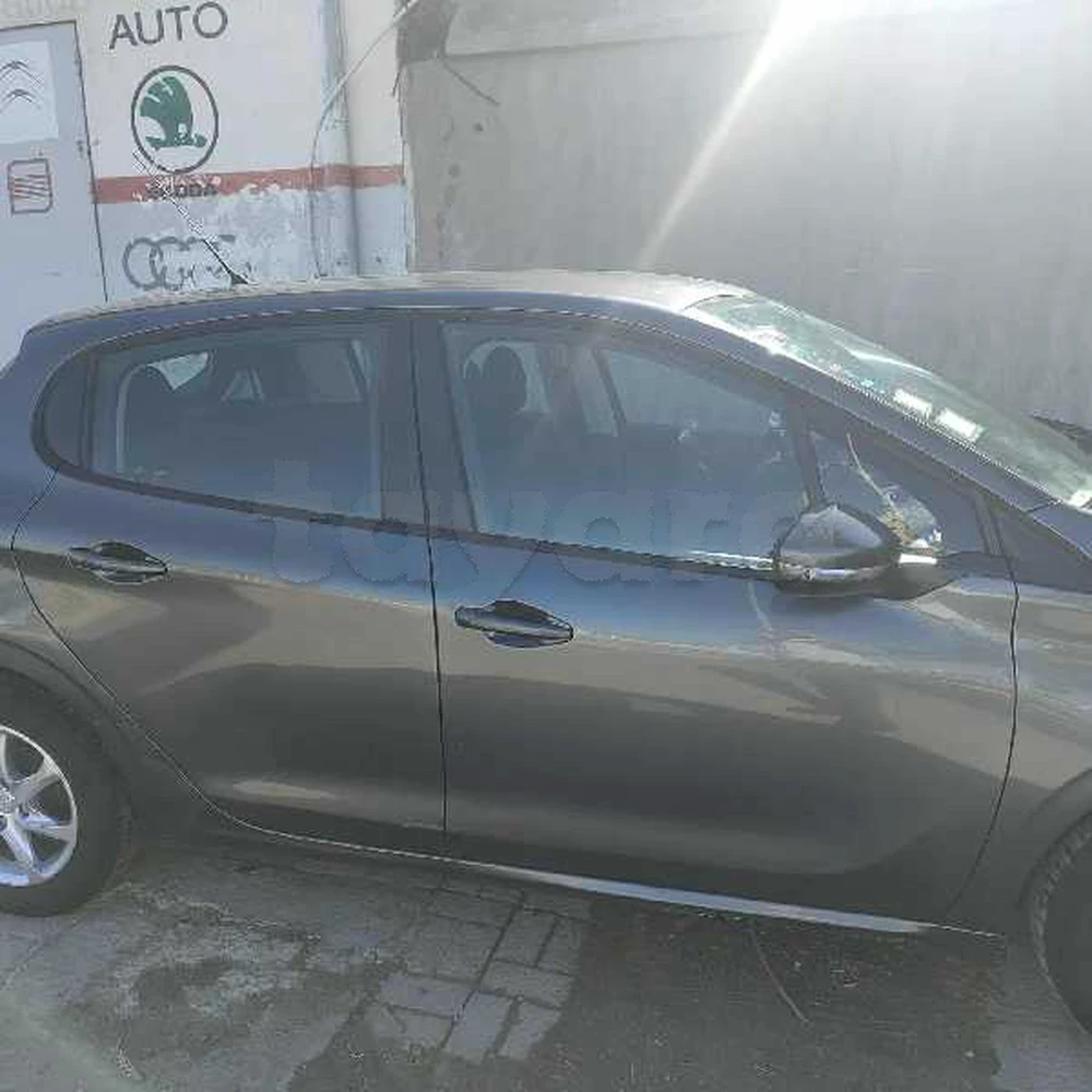 Carte voiture Peugeot 208