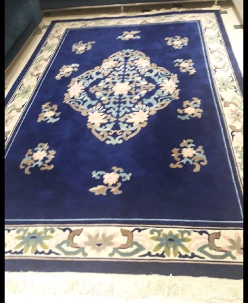 tapis en soie bleu