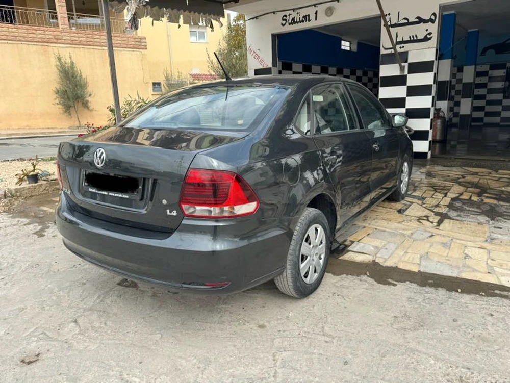 Volkswagen Polo 2018 Essence 5 CV à Tunis autoprix.tn
