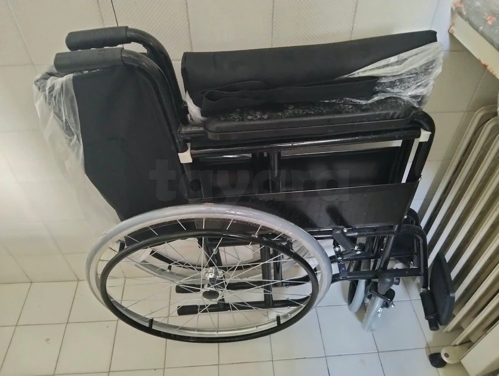 Chaise roulante standard neuve, jamais utilisée