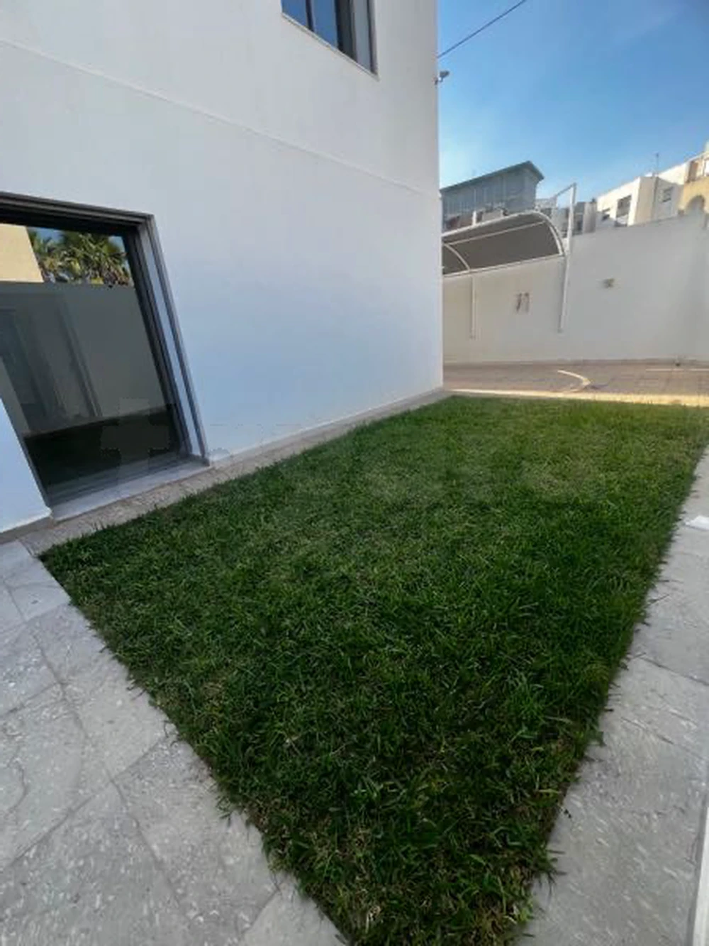 RIADH EL ANDALOUS : TRIPLEX S+4 DE HAUT STANDING À LOUER