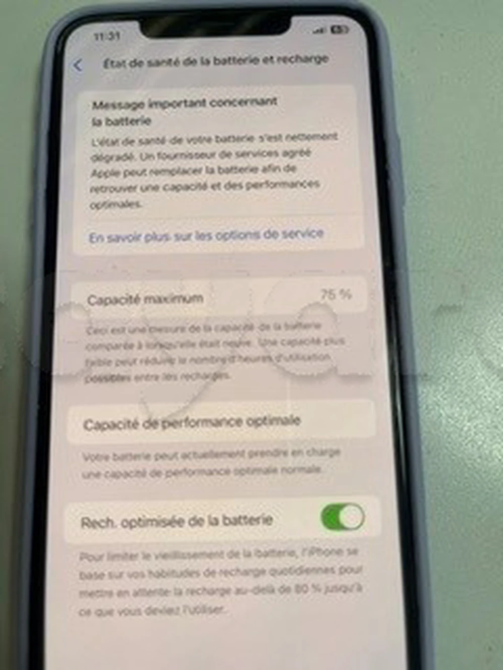 Téléphone d'occasion à vendre à Tunis – Bon état, prix intéressant !