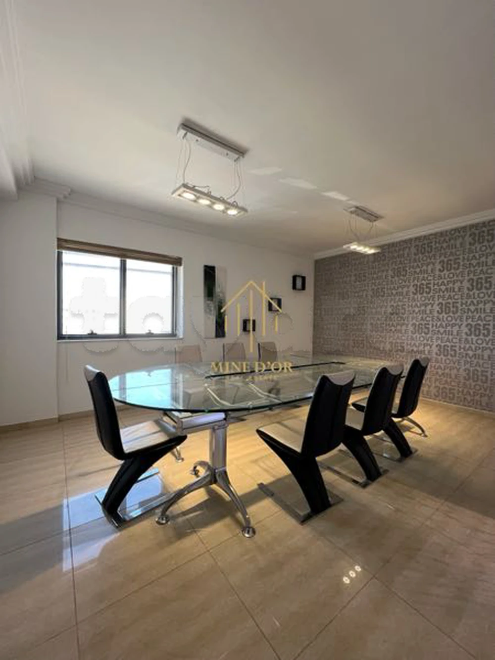 À Louer Bureau 250m² Meublé au Centre urbain nord
