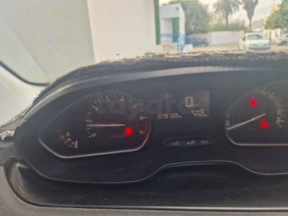 Carte voiture Peugeot 208