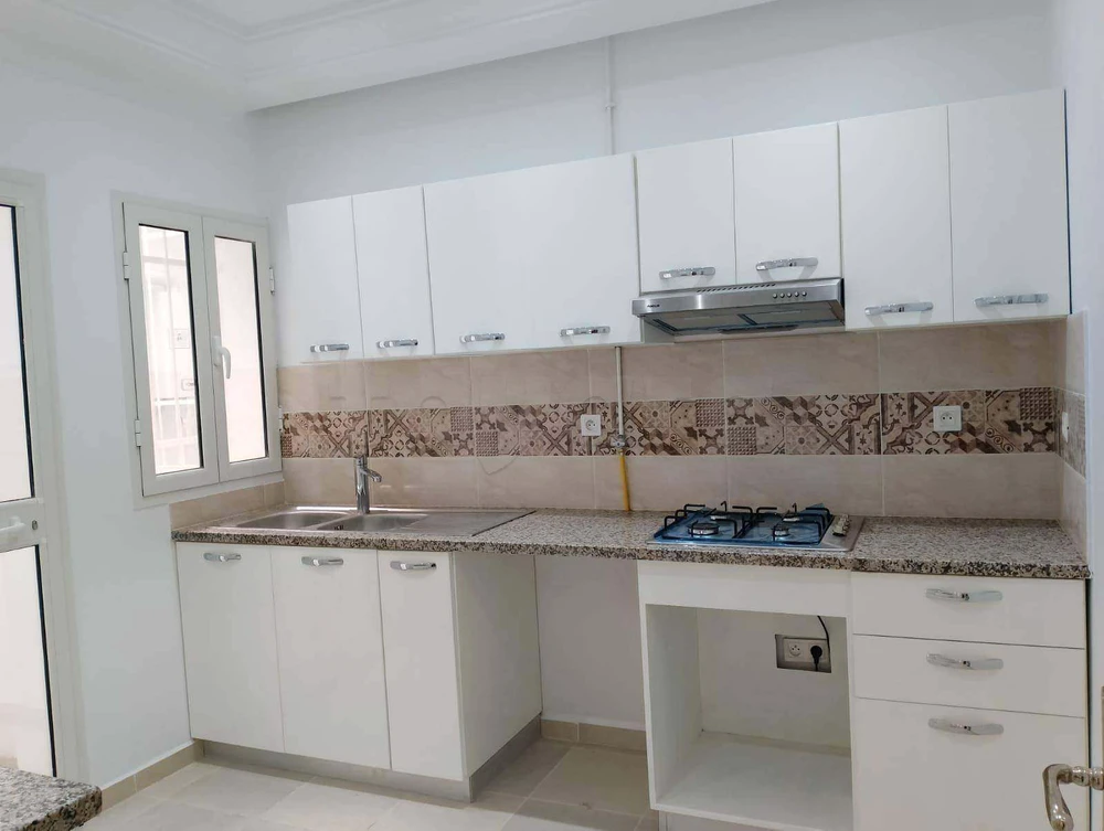A LOUER UN APPARTEMENT S+2 HST A RADES MELIANE 2 PAS LOIN DE LA GARE