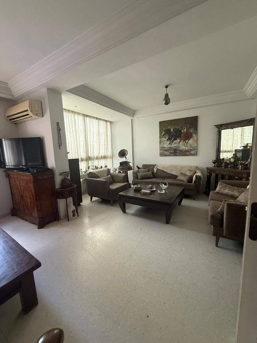 📢 A vendre un spacieux appartement S+4 à Manar1📢