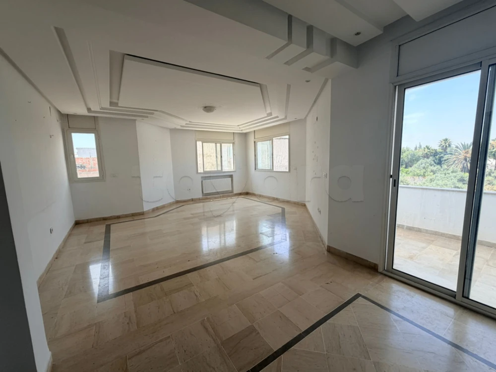🏡✨ À louer – étage de villa S+3 près de Mongi Slim & La Closerie ✨🏡