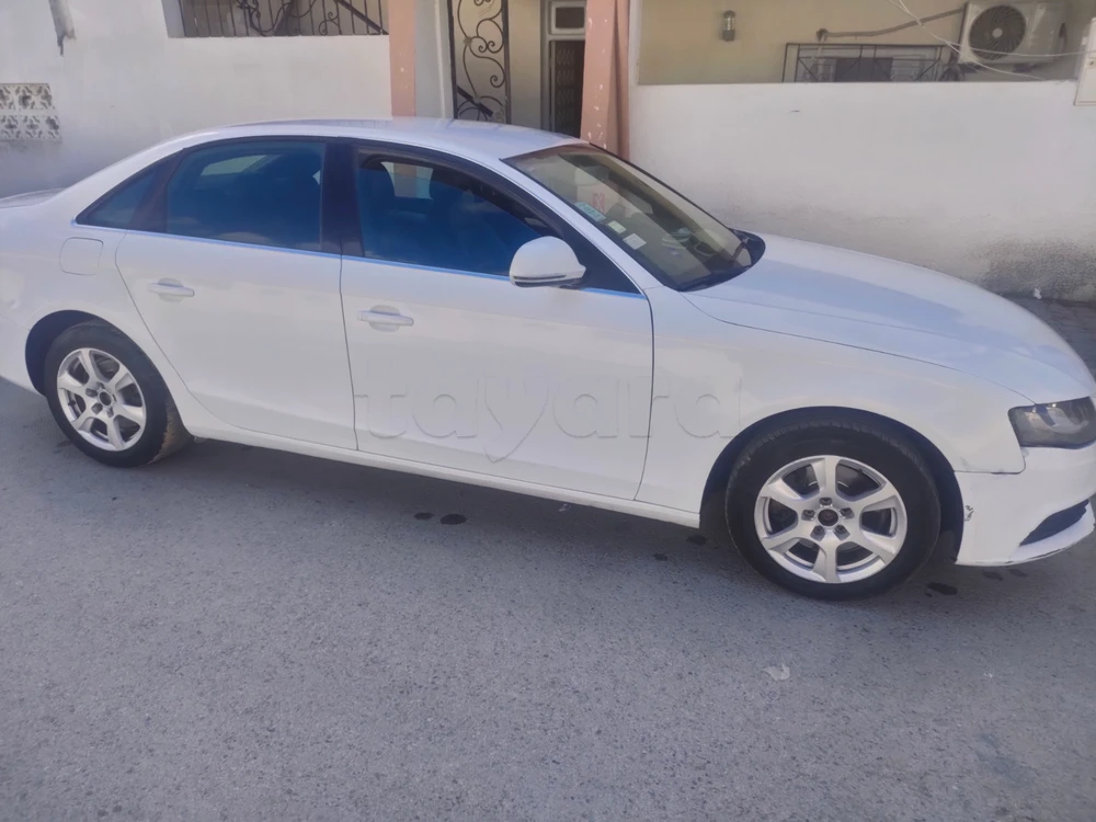 Carte voiture Audi A4