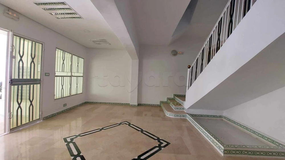 A louer immeuble R3 sup 1100 m² lac 1