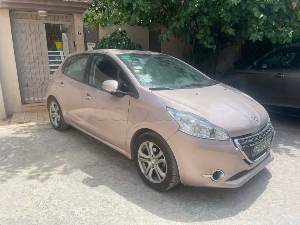 Peugeot 208