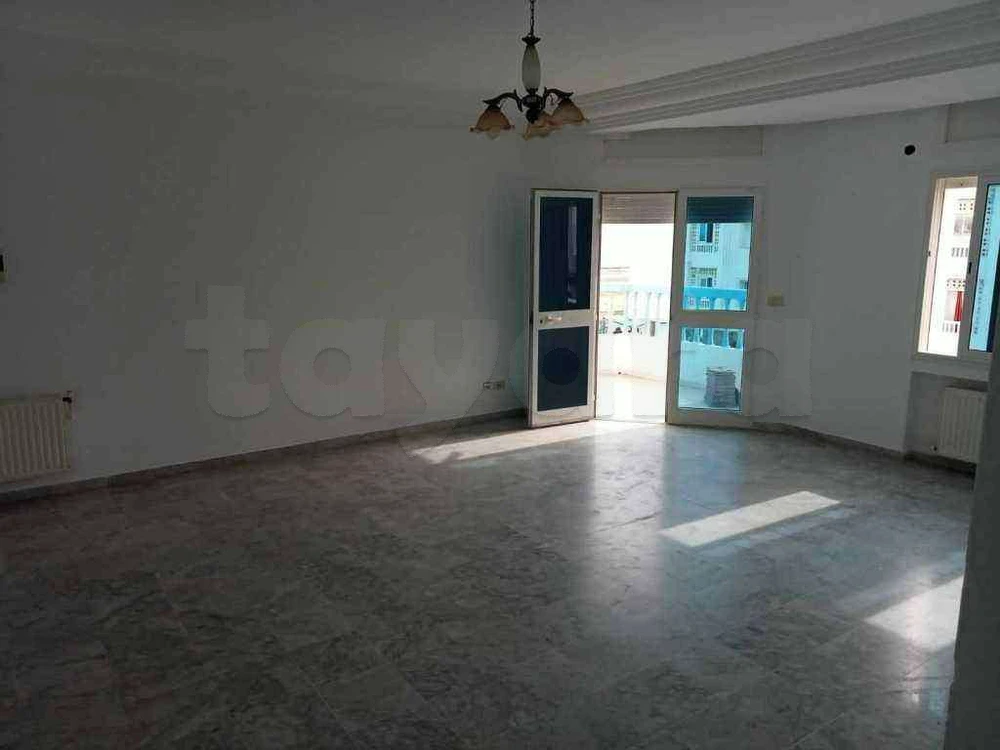 Un grand S plus trois à El Agba Monastir