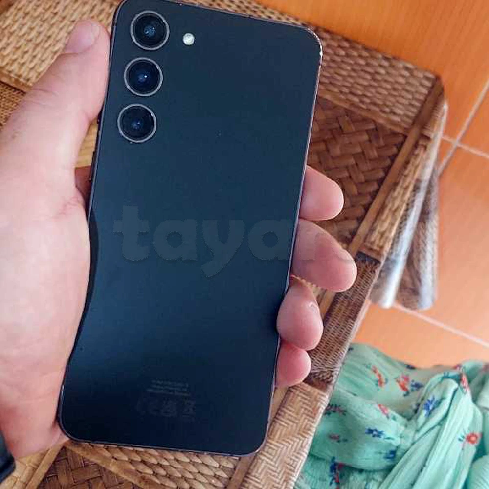 à vendre tel galaxy s23+/ 8 256