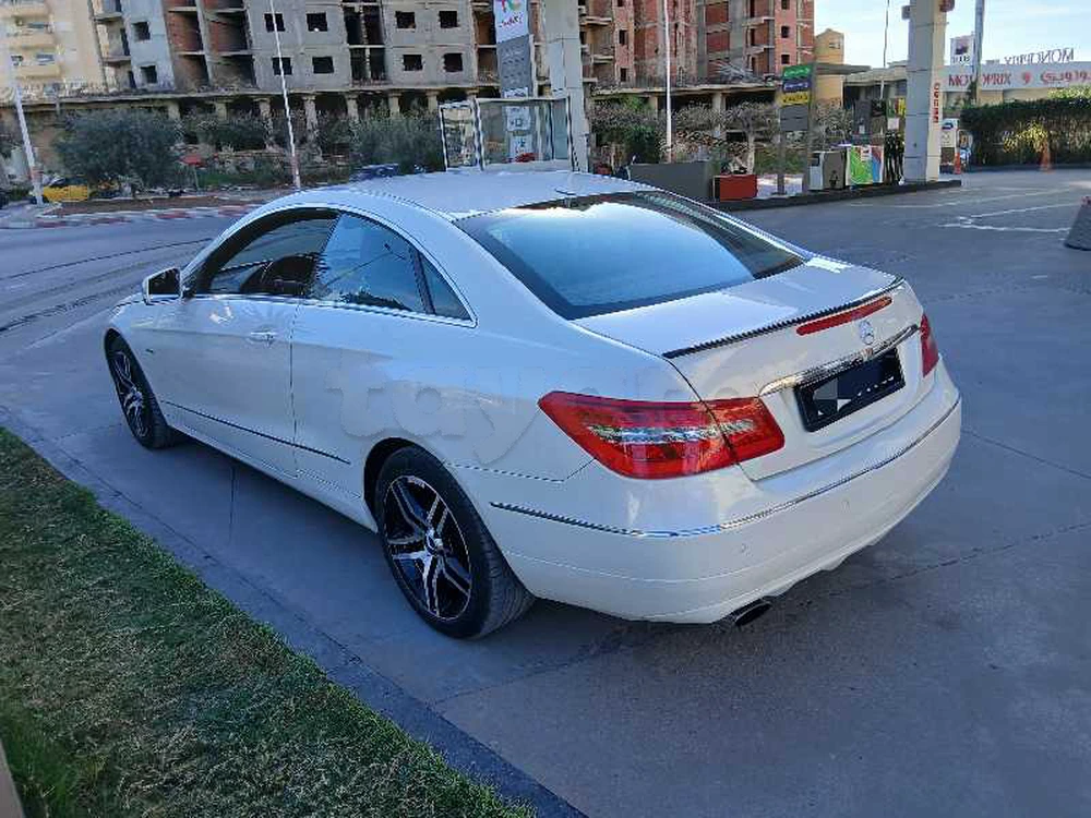 Carte voiture Mercedes-Benz Classe E