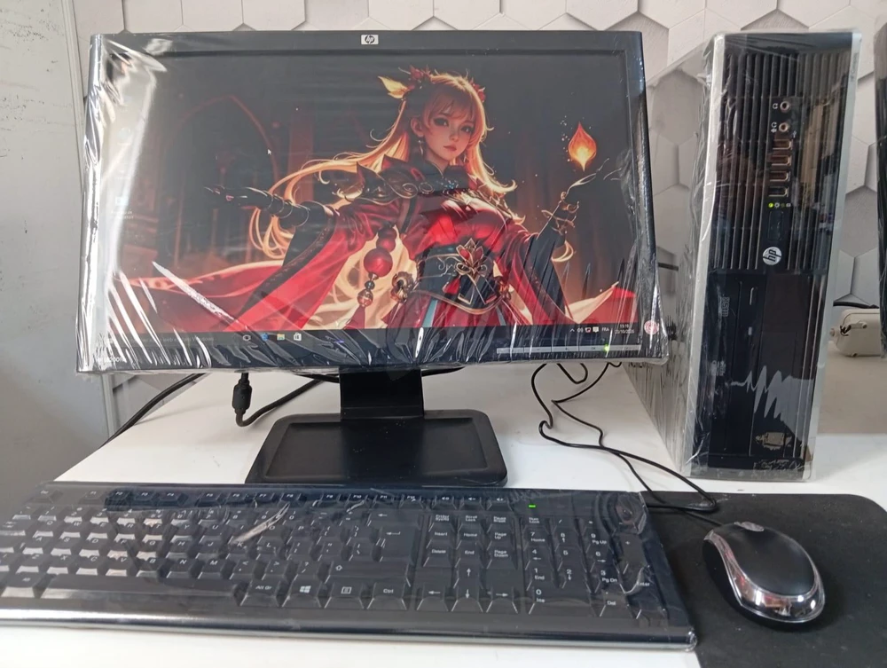 Pack PC Complet HP Compaq SFF / Intel Core i3 / 8 Go RAM / Windows 10 Pro + Écran HP LE2001w