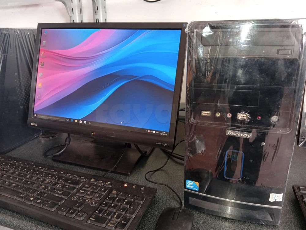 PC DE BUREAU COMPLET AVEC ECRAN 19 P