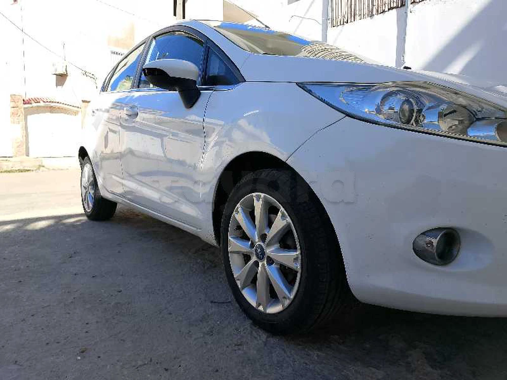 Carte voiture Ford Fiesta