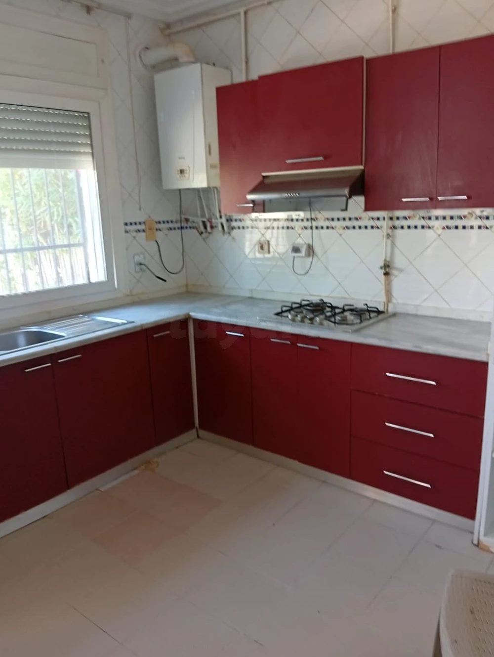 A louer une magnifique villa S+3 de style duplex entourée de deux jardins bénéficie d'un emplacement privilégié au Lac 1