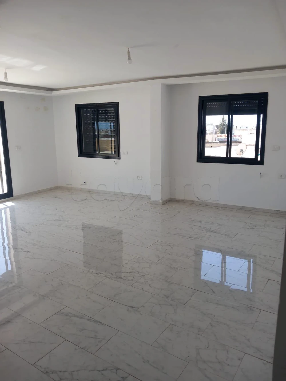 A vendre 4 appartements, studio et un café à Mourouj 1