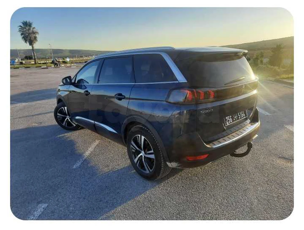 Carte voiture Peugeot 5008