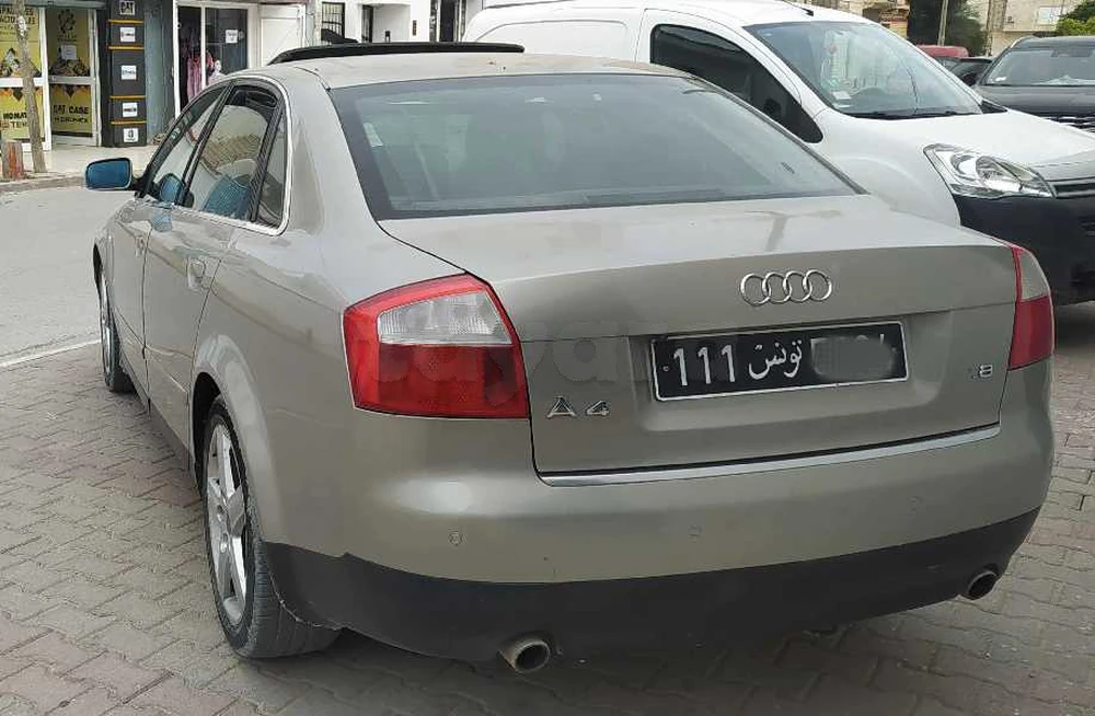 Carte voiture Audi A4