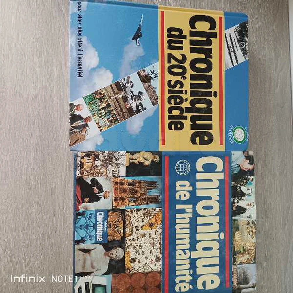 Lot de 2 livres Chronique du XXe siècle et Chronique de l'humanité