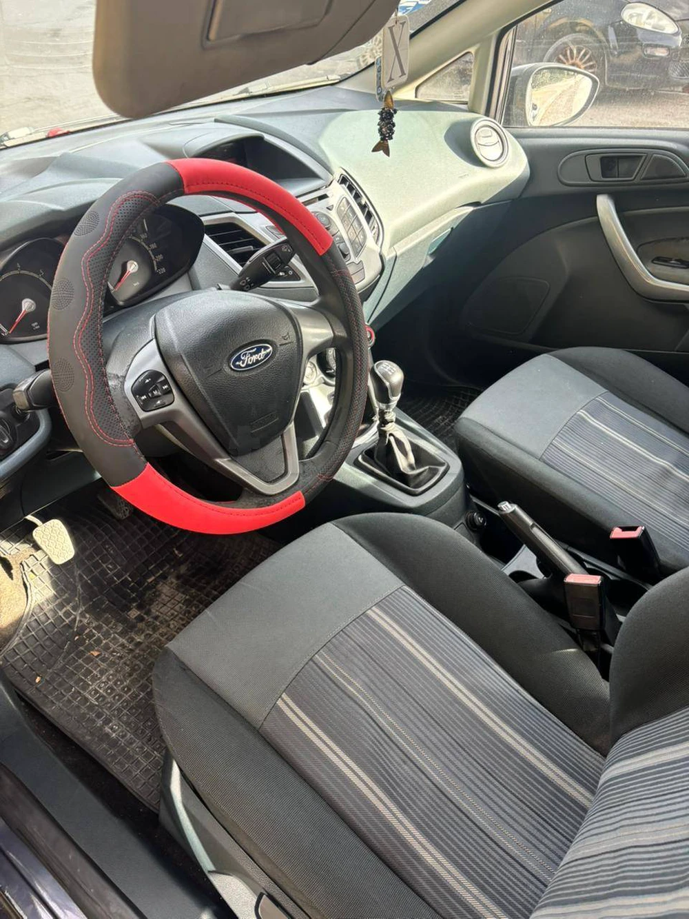 Carte voiture Ford Fiesta