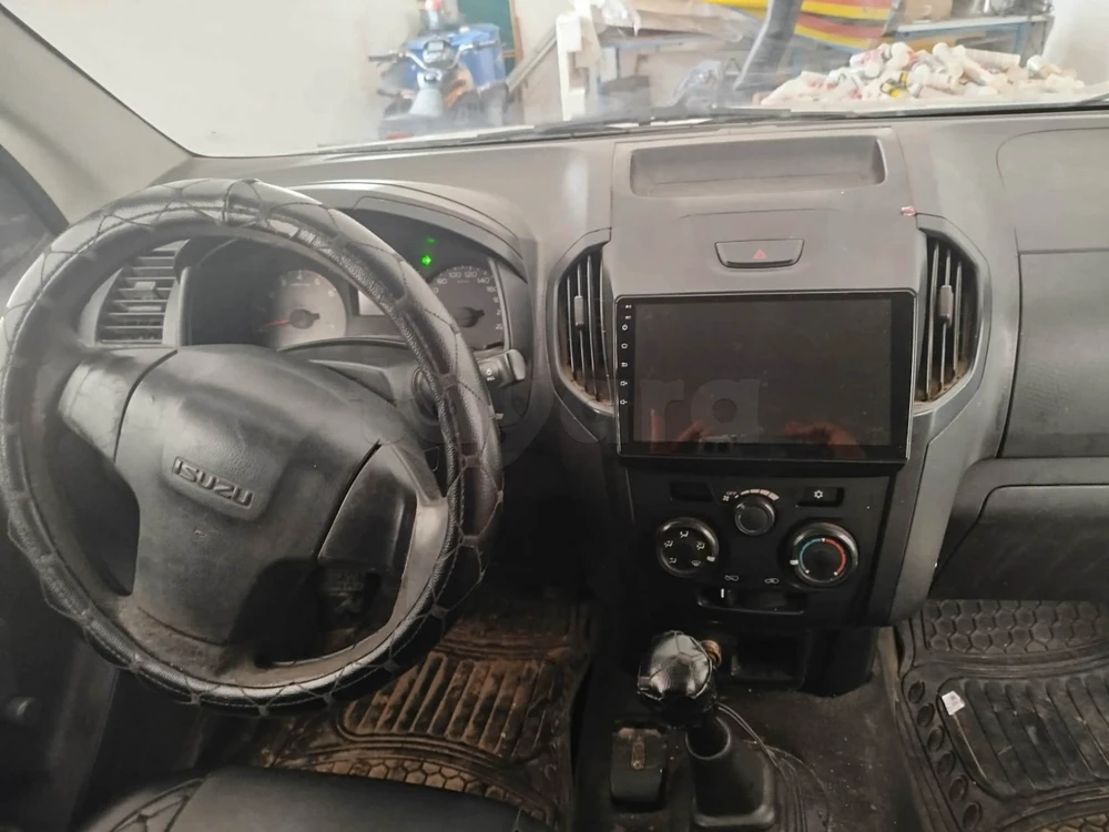 Carte voiture Isuzu D-Max