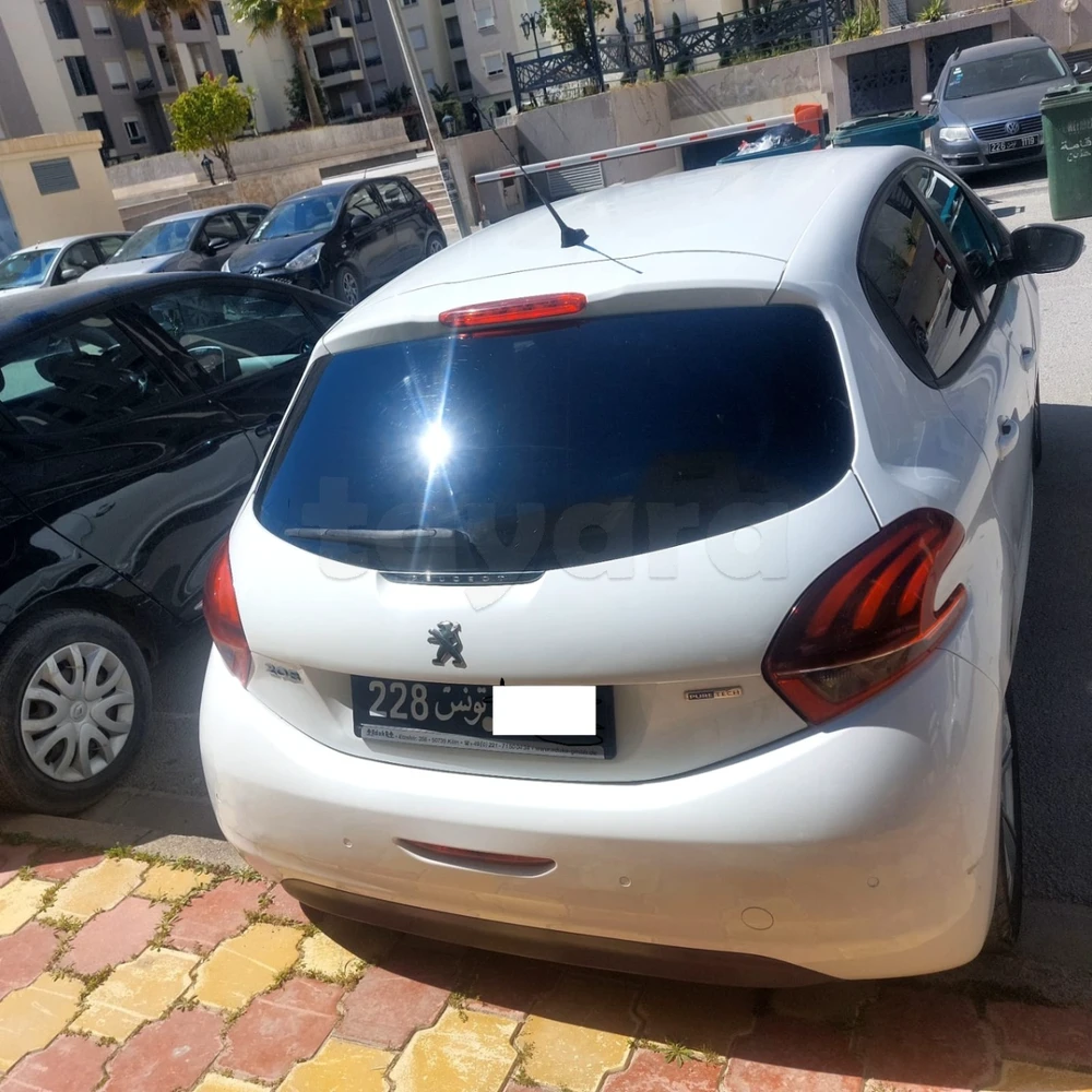 Carte voiture Peugeot 208