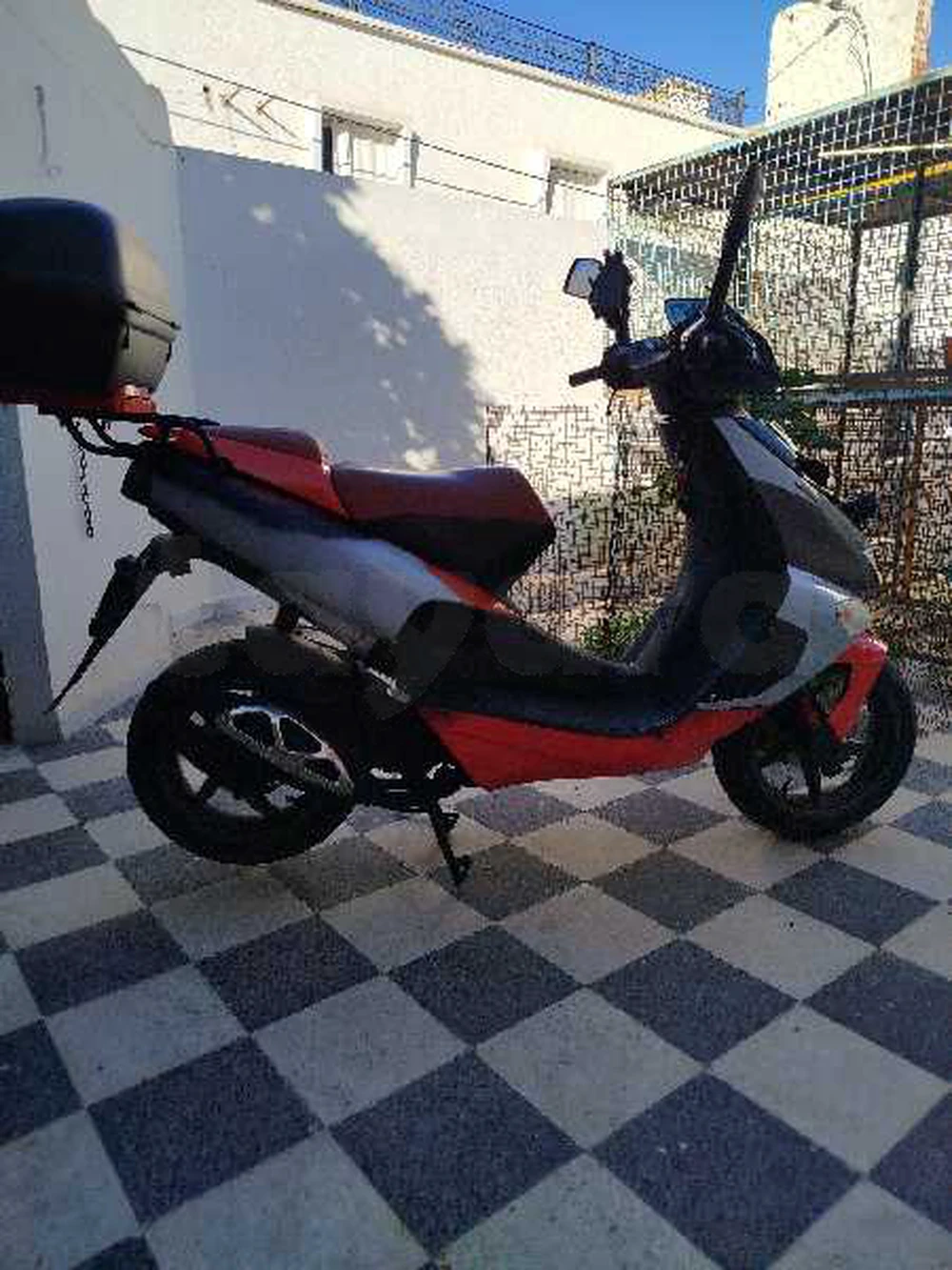 aprilia SR50